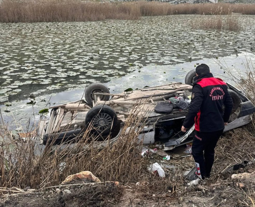 Kahramanmaraş’ta Otomobil Su Birikintisine Düştü