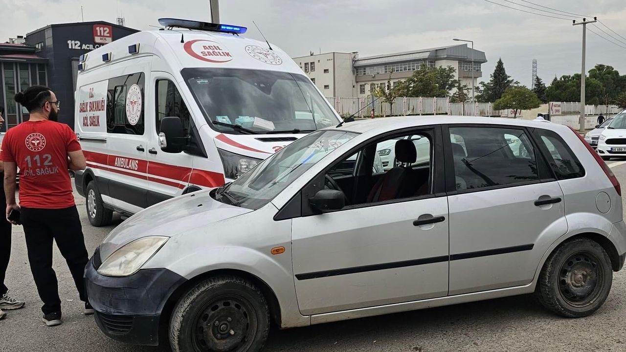 Kahramanmaraş’ta Otomobil ile Ambulans Çarpıştı